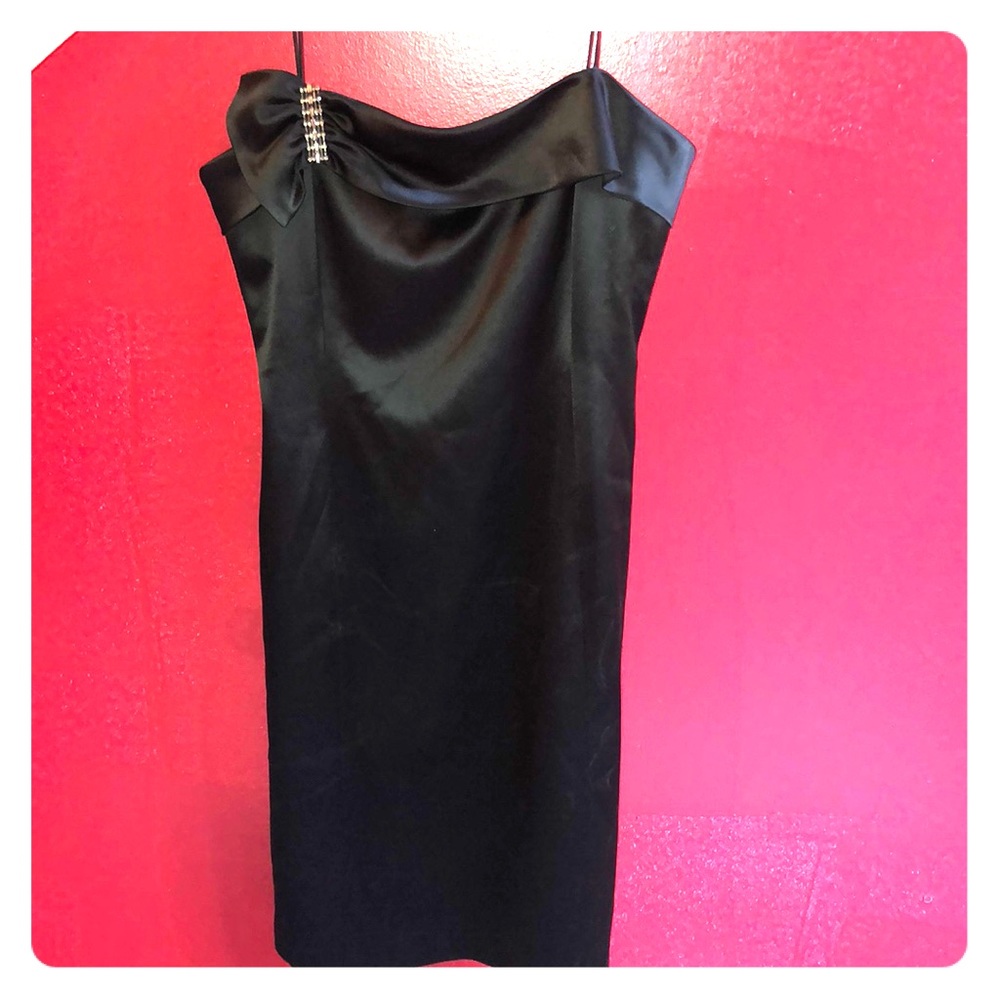 Gorgeous Anne Klein “little black dress “